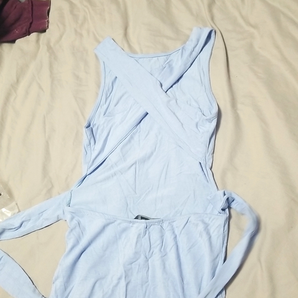 Crisscross Bodycon Dress - Picture 3 of 8